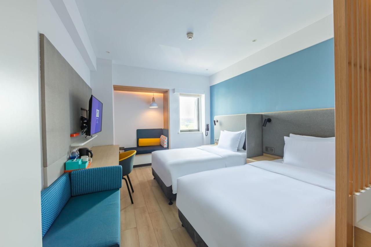 Holiday Inn Express Shanghai Pudong Airport By Ihg מראה חיצוני תמונה