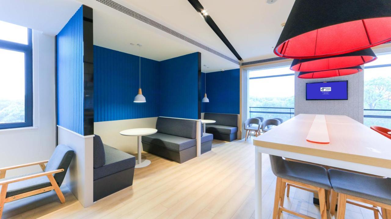 Holiday Inn Express Shanghai Pudong Airport By Ihg מראה חיצוני תמונה