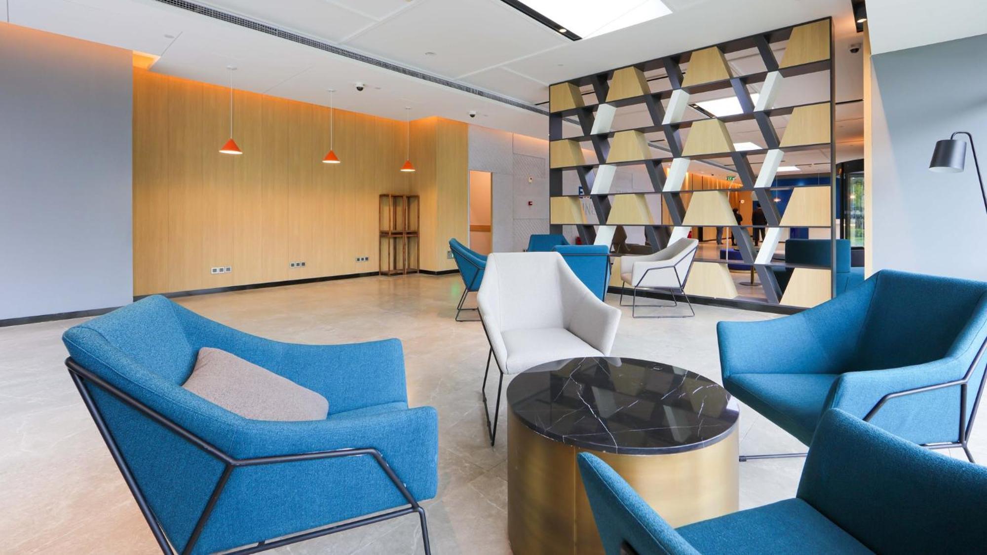 Holiday Inn Express Shanghai Pudong Airport By Ihg מראה חיצוני תמונה